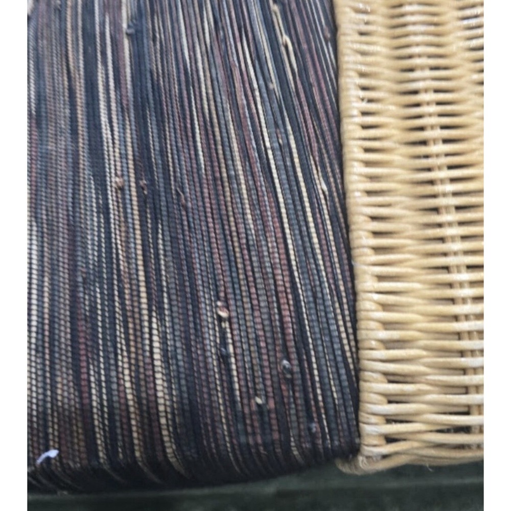 Vintage Wicker Handbag  features prominent bamboo handles - Picture 5 of 8